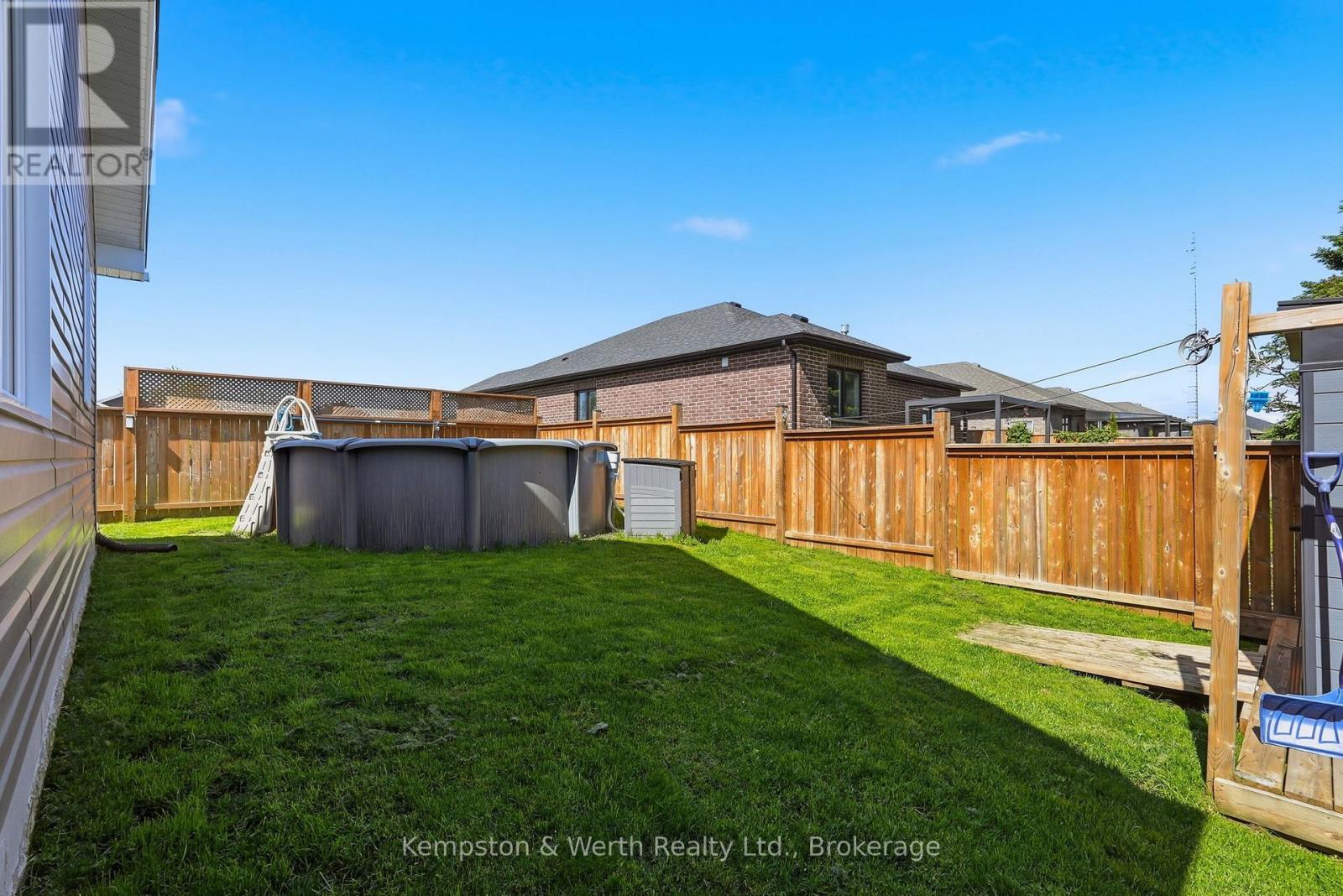 645 Davidson Avenue S, North Perth, Ontario  N4W 0G7 - Photo 39 - X13224932