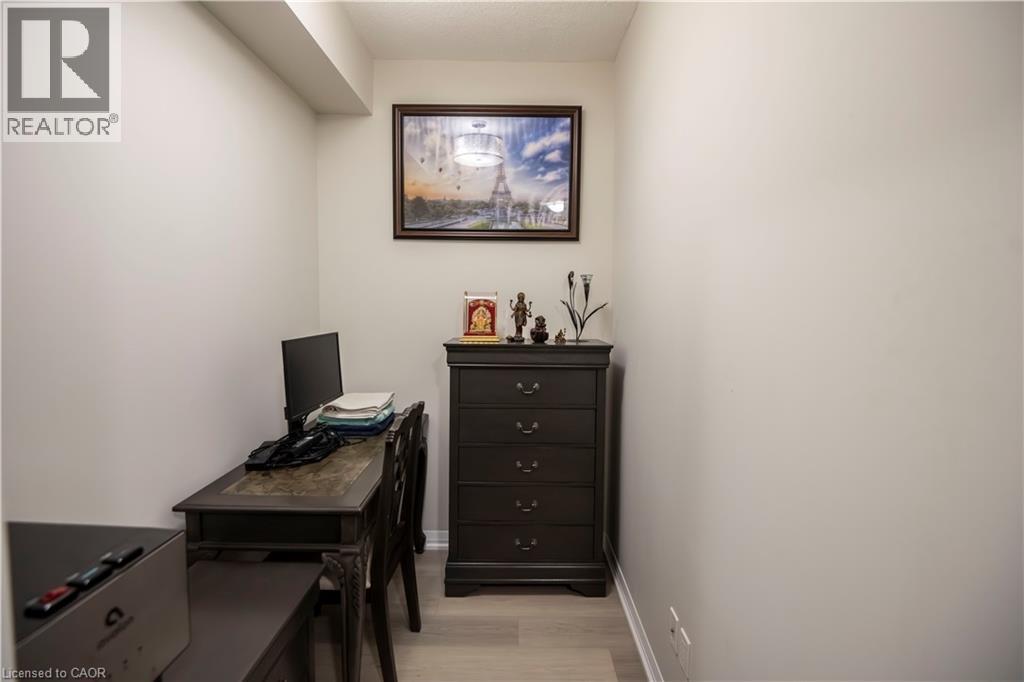 75 Eglinton Avenue W Unit# 1601, Mississauga, Ontario  L5R 0E5 - Photo 12 - 40835214