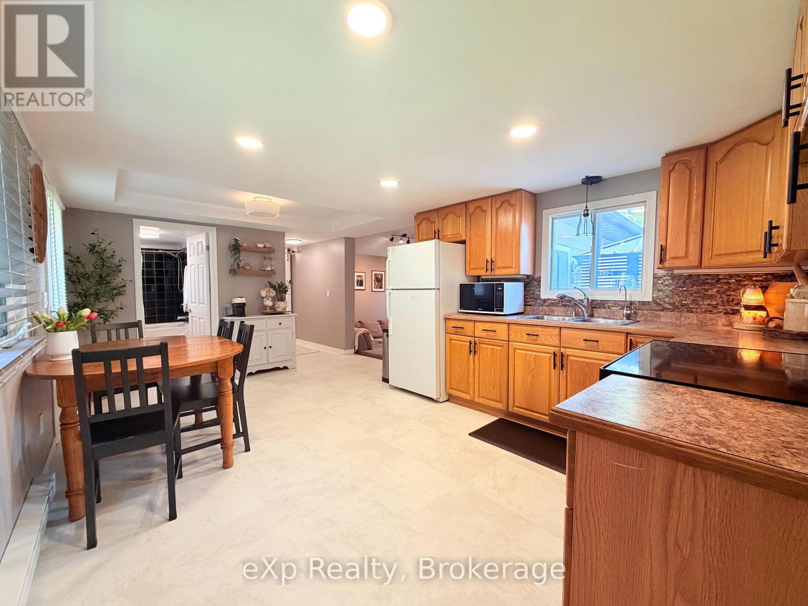 12 Union Street N, Brockton, Ontario  N0G 2V0 - Photo 3 - X13225726