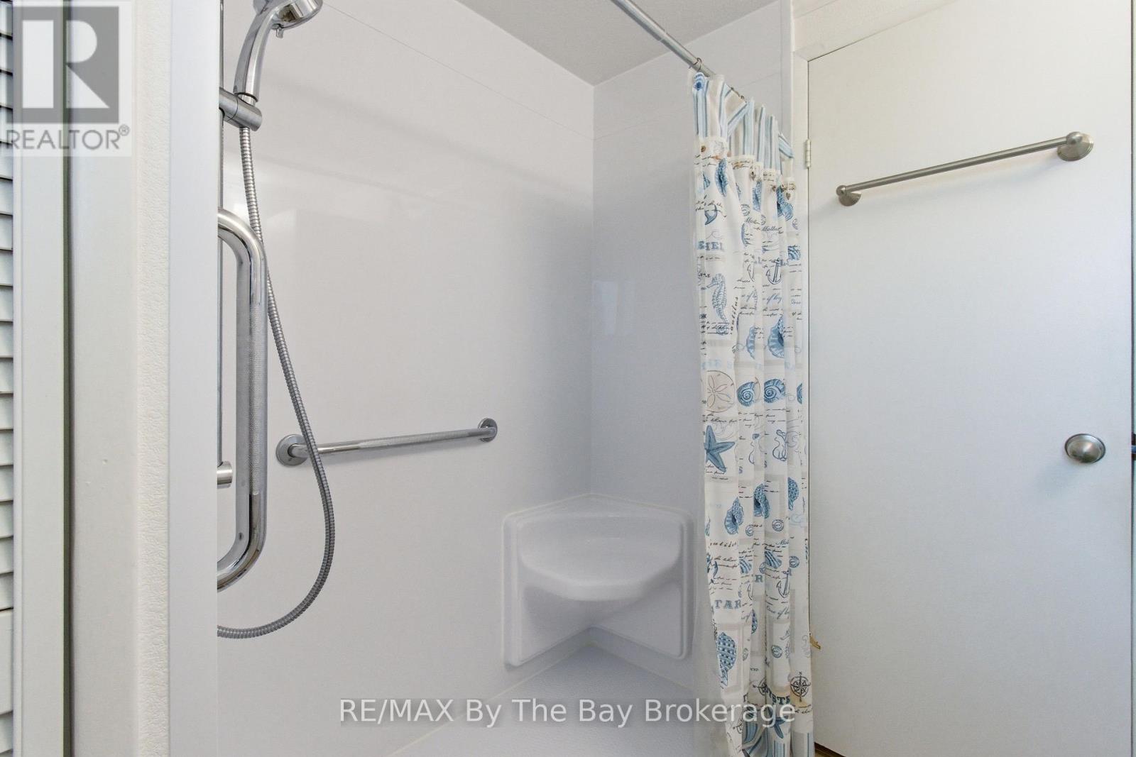 3 Golf Avenue, Wasaga Beach, Ontario  L9Z 1K2 - Photo 17 - S13226438
