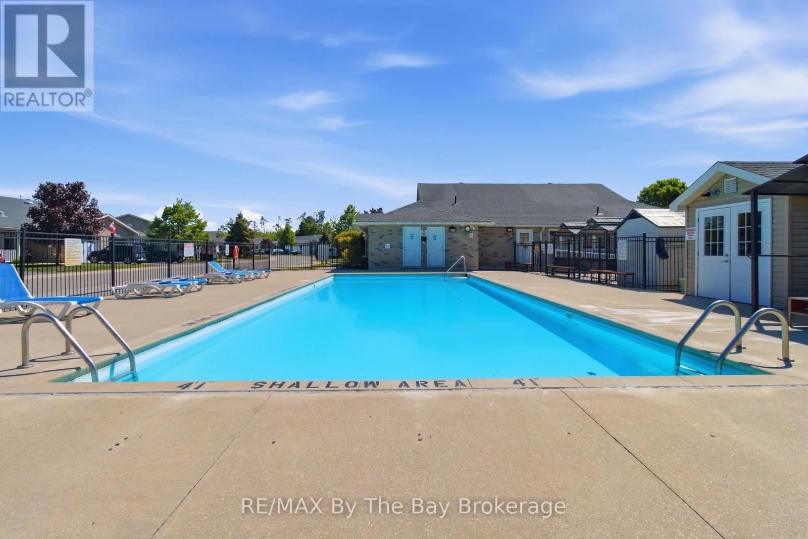 3 Golf Avenue, Wasaga Beach, Ontario  L9Z 1K2 - Photo 3 - S13226438