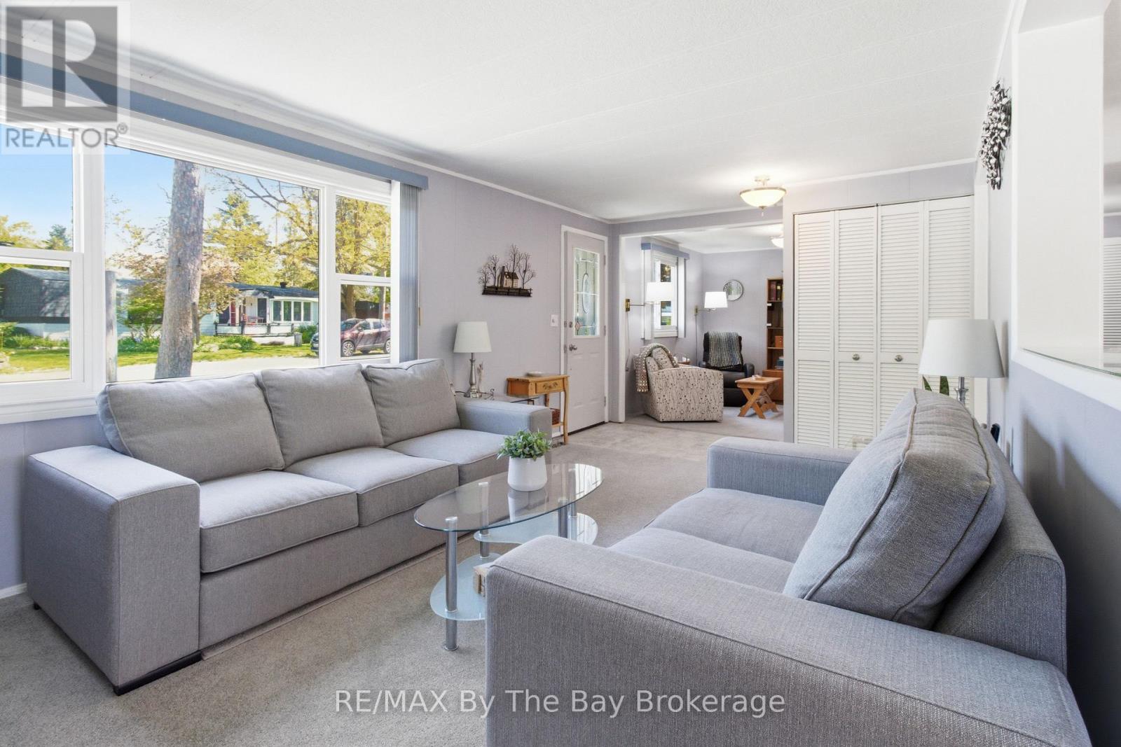 3 Golf Avenue, Wasaga Beach, Ontario  L9Z 1K2 - Photo 5 - S13226438