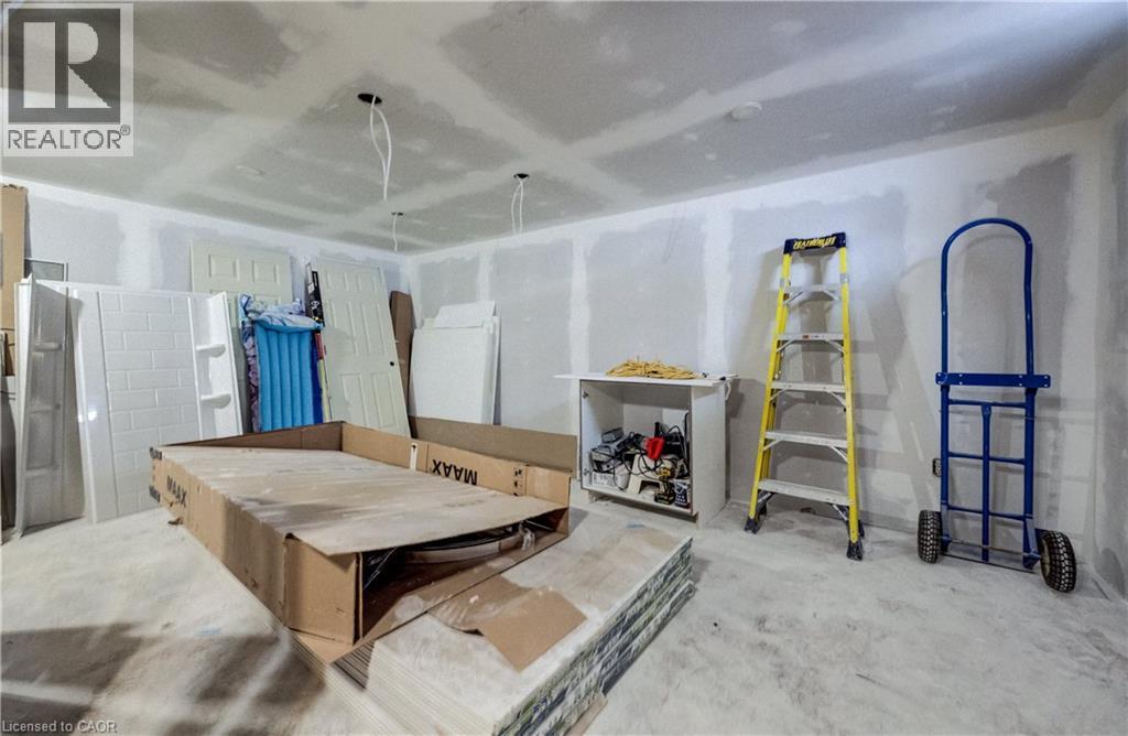 249 Cedarbrae Avenue Unit# 18, Waterloo, Ontario  N2L 4S8 - Photo 14 - 40835663