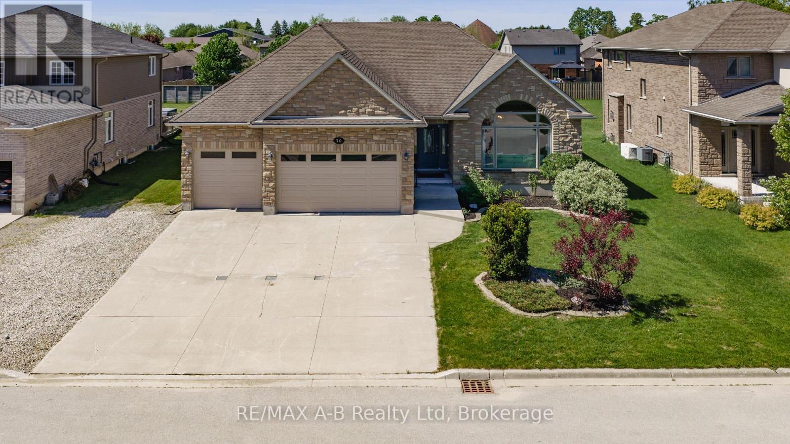 70 Kenton Street, West Perth, Ontario  N0K 1N0 - Photo 2 - X13226686