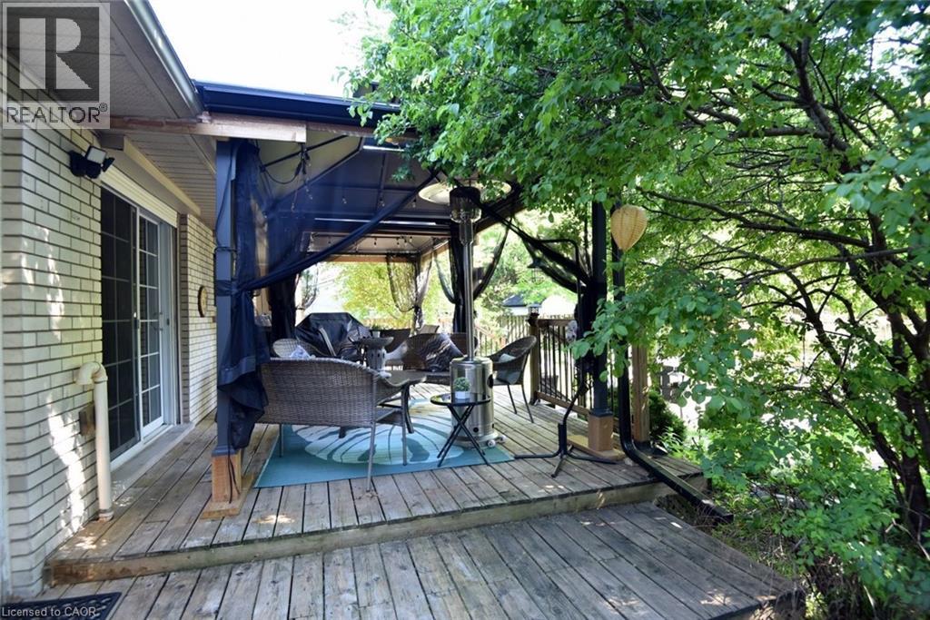 18 Dennis Avenue, Waterdown, Ontario  L9H 7G2 - Photo 21 - 40834320