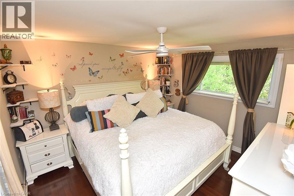 18 Dennis Avenue, Waterdown, Ontario  L9H 7G2 - Photo 9 - 40834320