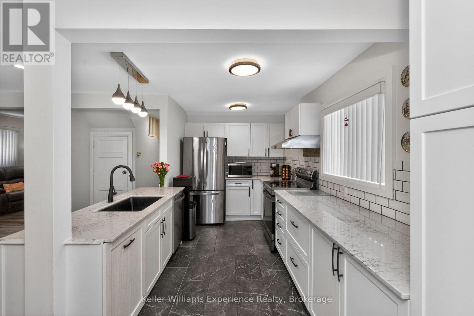 174 Seventh Street, Midland, Ontario  L4R 3Z2 - Photo 6 - S13228240