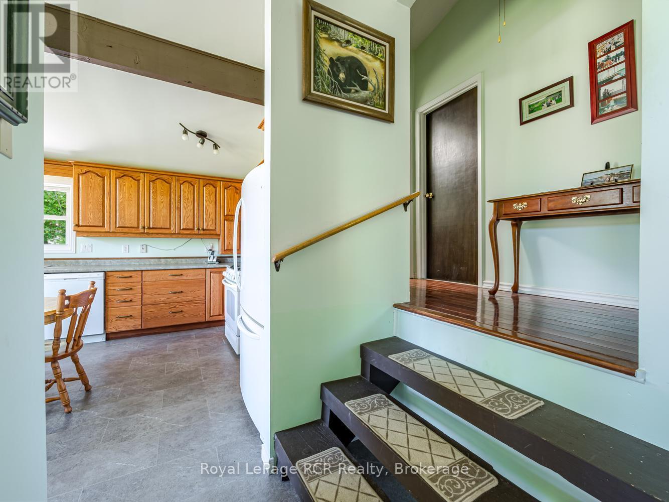 296 Bryant Street, South Bruce Peninsula, Ontario  N0H 2T0 - Photo 18 - X13228236