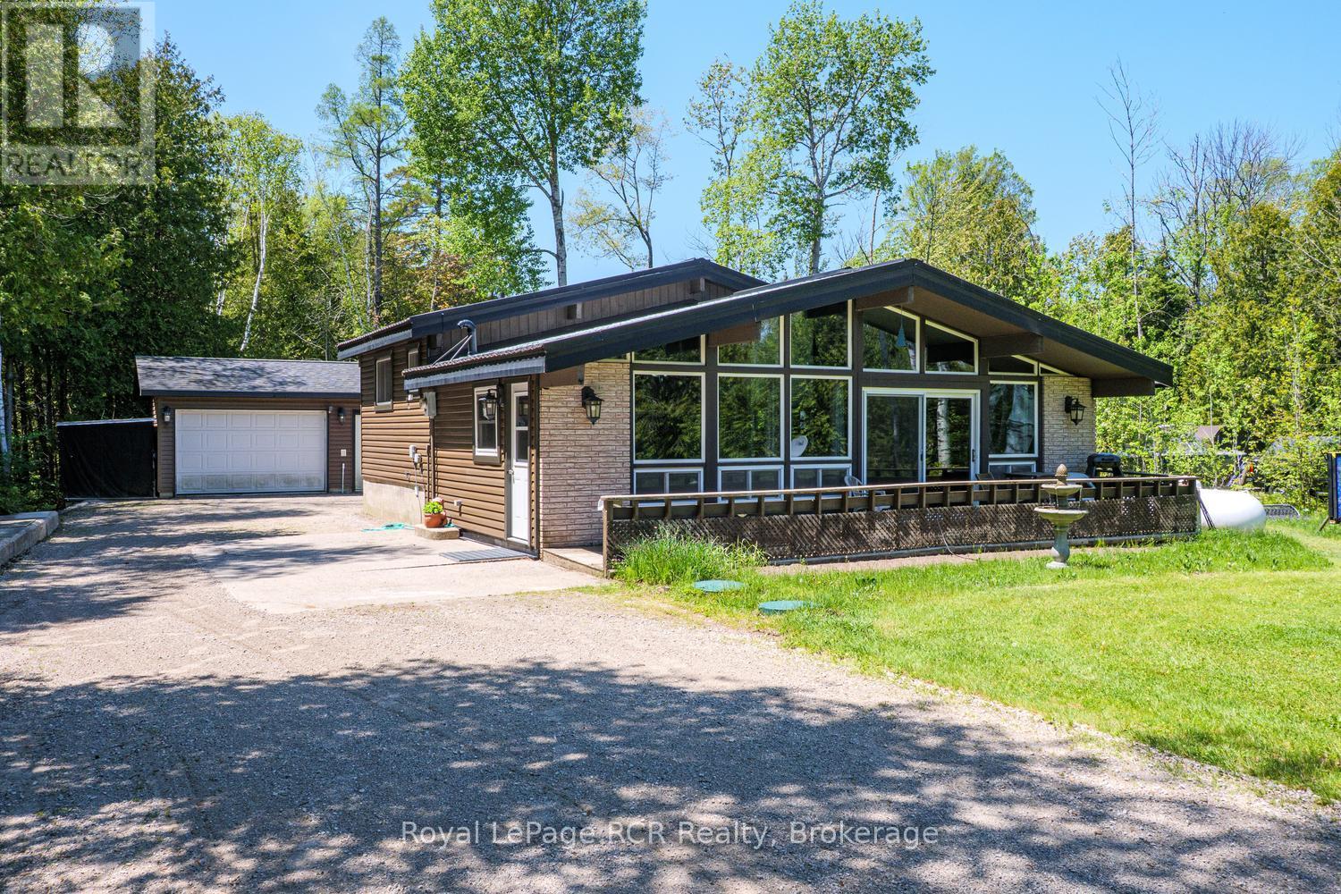 296 Bryant Street, South Bruce Peninsula, Ontario  N0H 2T0 - Photo 2 - X13228236