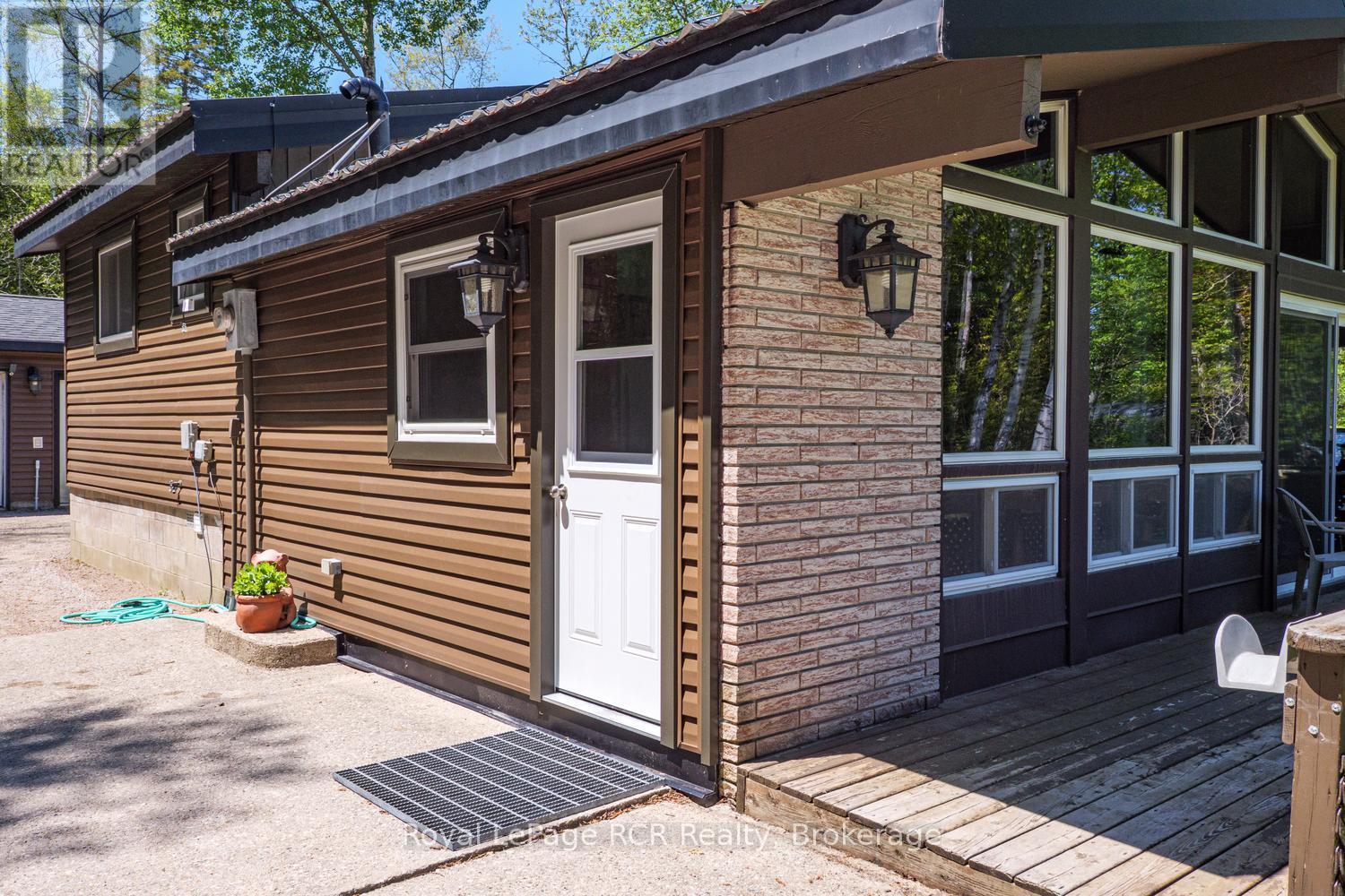 296 Bryant Street, South Bruce Peninsula, Ontario  N0H 2T0 - Photo 4 - X13228236