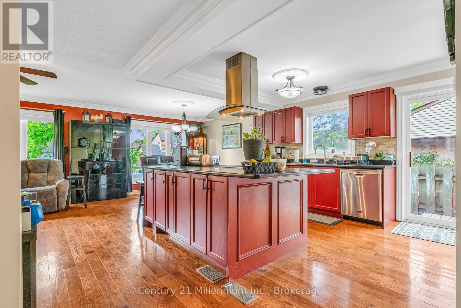 Drive - 43 Stoddart Drive, Aurora, Ontario  L4G 2G2 - Photo 12 - N13228698