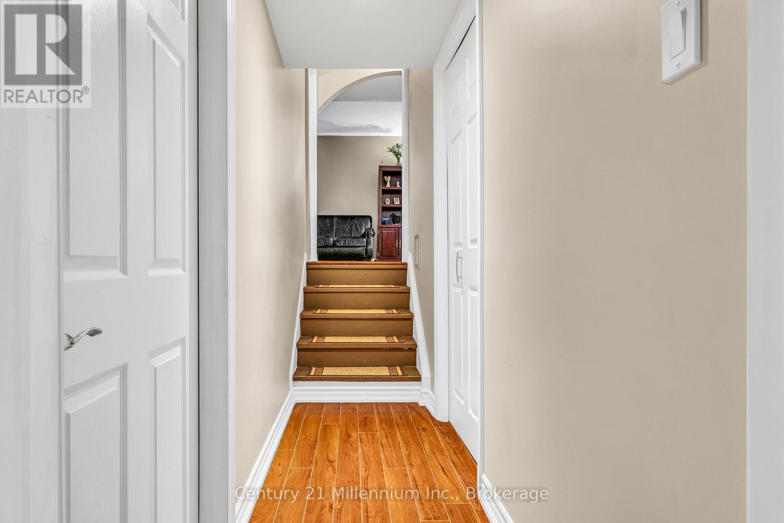 Drive - 43 Stoddart Drive, Aurora, Ontario  L4G 2G2 - Photo 27 - N13228698