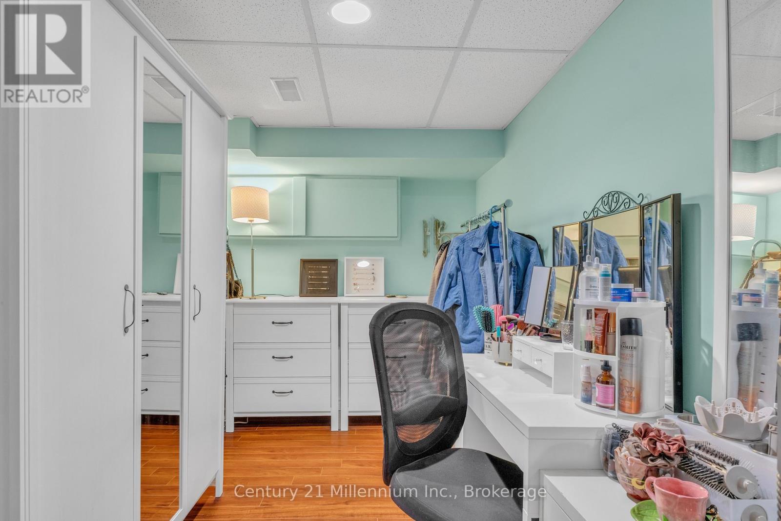 Drive - 43 Stoddart Drive, Aurora, Ontario  L4G 2G2 - Photo 29 - N13228698