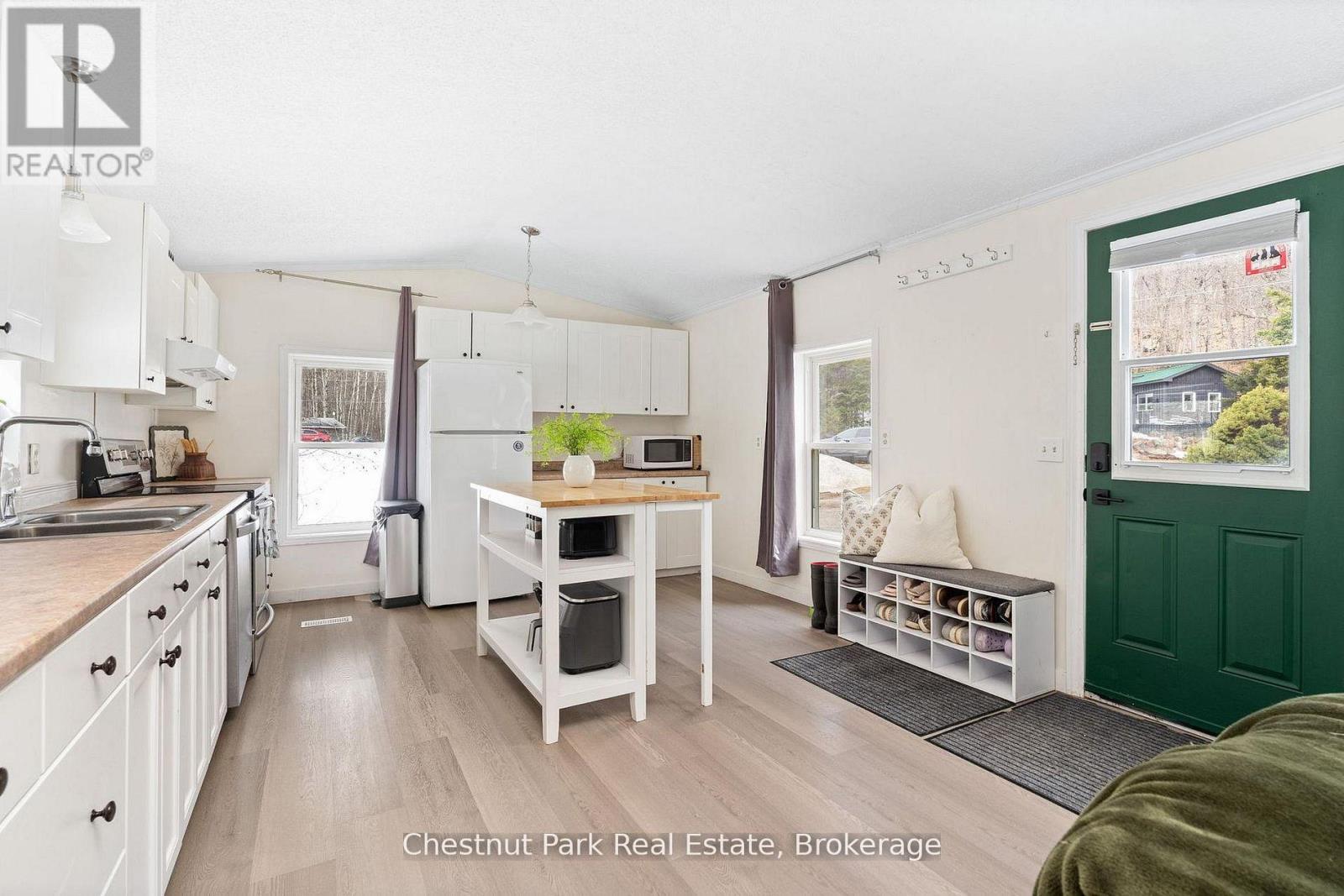 21 Mount Vernon Trail, Huntsville, Ontario  P1H 1E3 - Photo 5 - X13228996