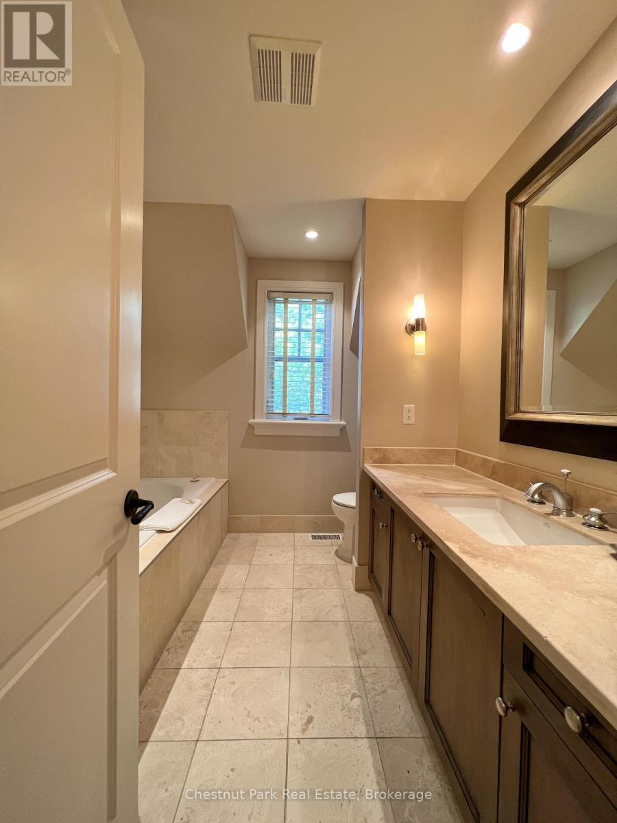 Unit 11 - 301 Emerald Hills Court, Seguin, Ontario  P0C 1H0 - Photo 12 - X13229680