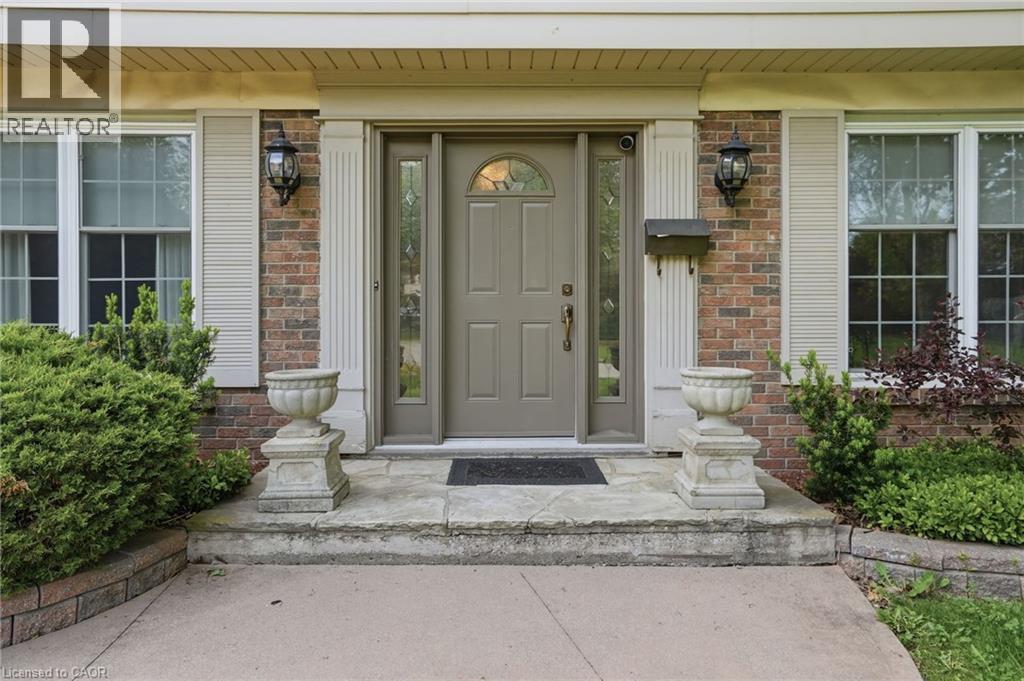 39 Maureen Avenue, Ancaster, Ontario  L9G 3L7 - Photo 4 - 40836012
