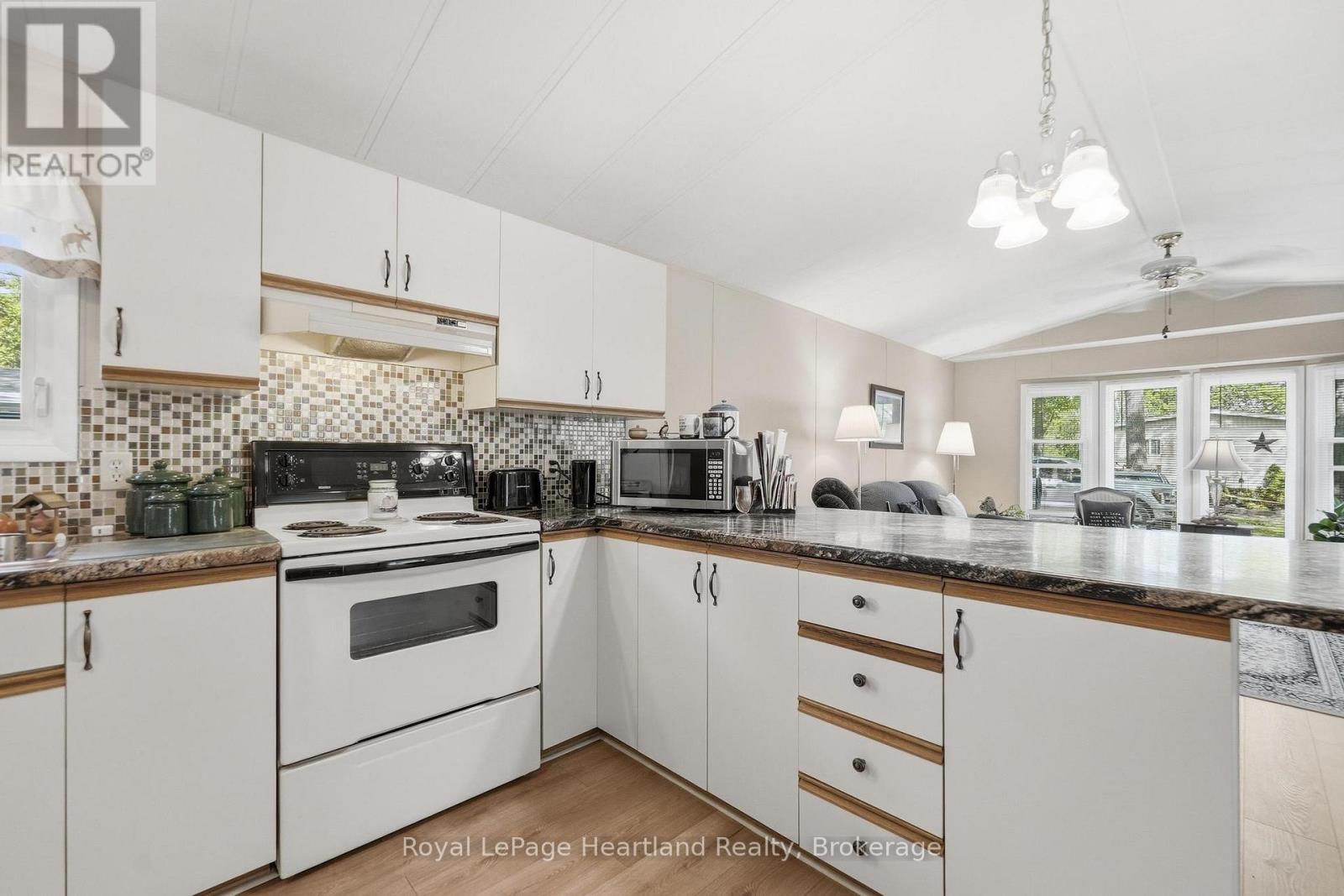 11 Sioux Lane, Ashfield-Colborne-Wawanosh, Ontario  N7A 3Y2 - Photo 7 - X13229932
