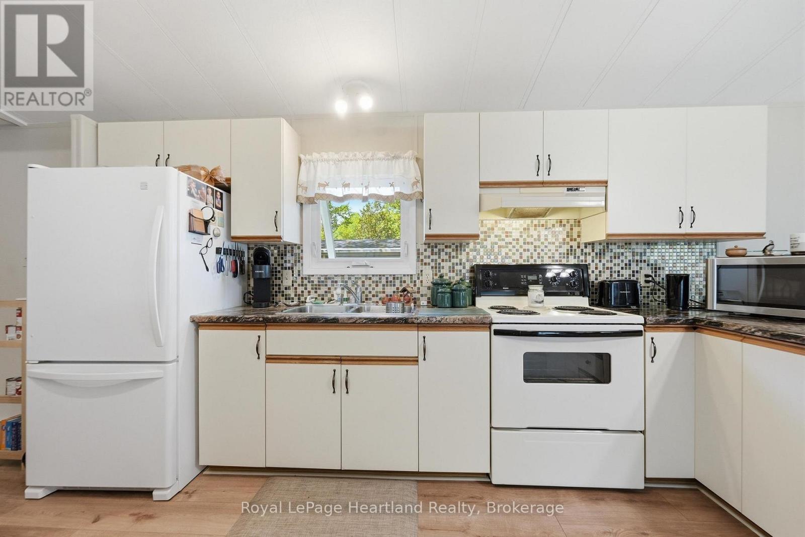 11 Sioux Lane, Ashfield-Colborne-Wawanosh, Ontario  N7A 3Y2 - Photo 8 - X13229932