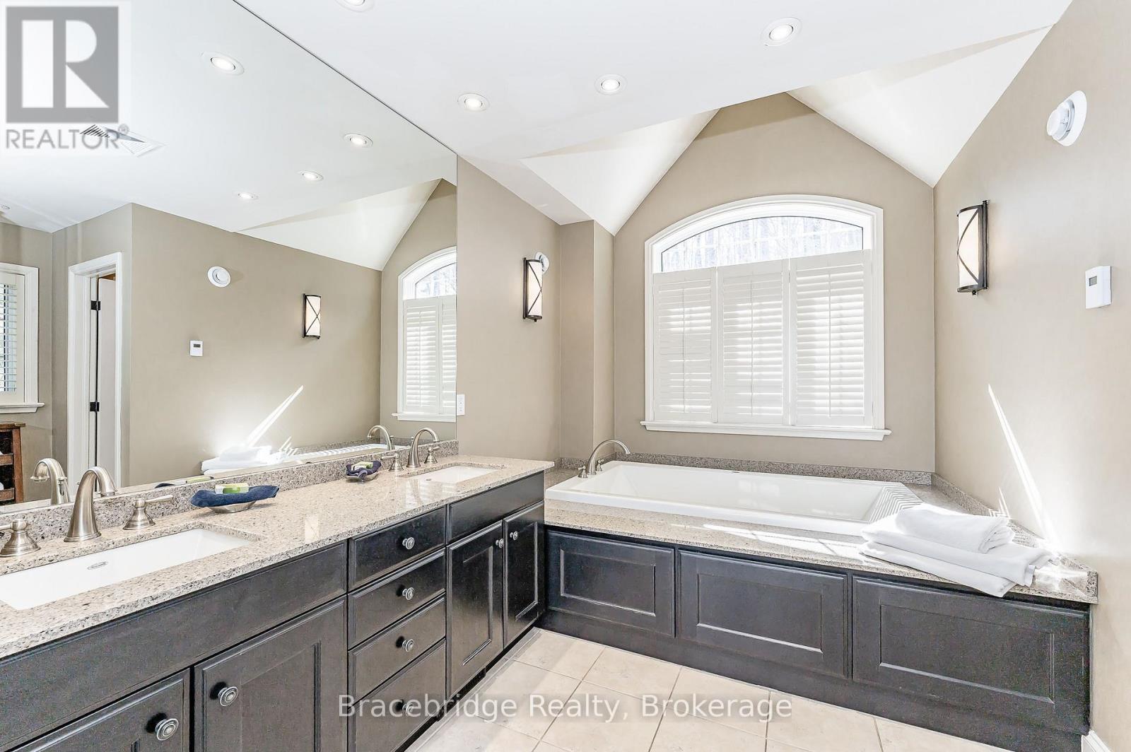 Sandfield 3 W3 - 3876 Muskoka Rd 118 Highway W, Muskoka Lakes, Ontario  P0B 1J0 - Photo 25 - X13229982