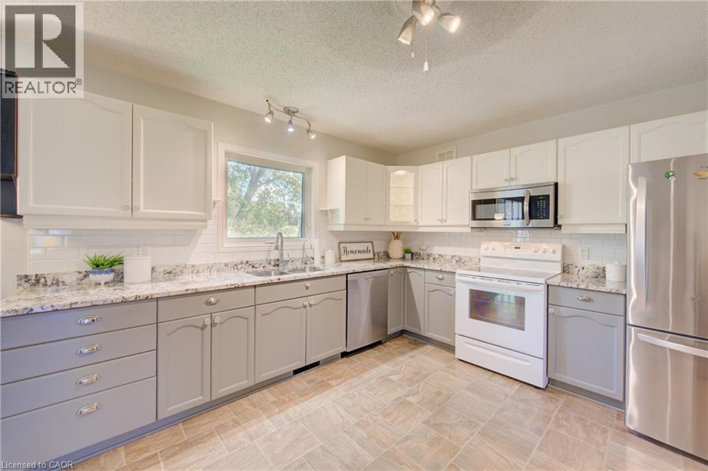137 Wesley Crescent, Waterloo, Ontario  N2J 4G8 - Photo 15 - 40835338