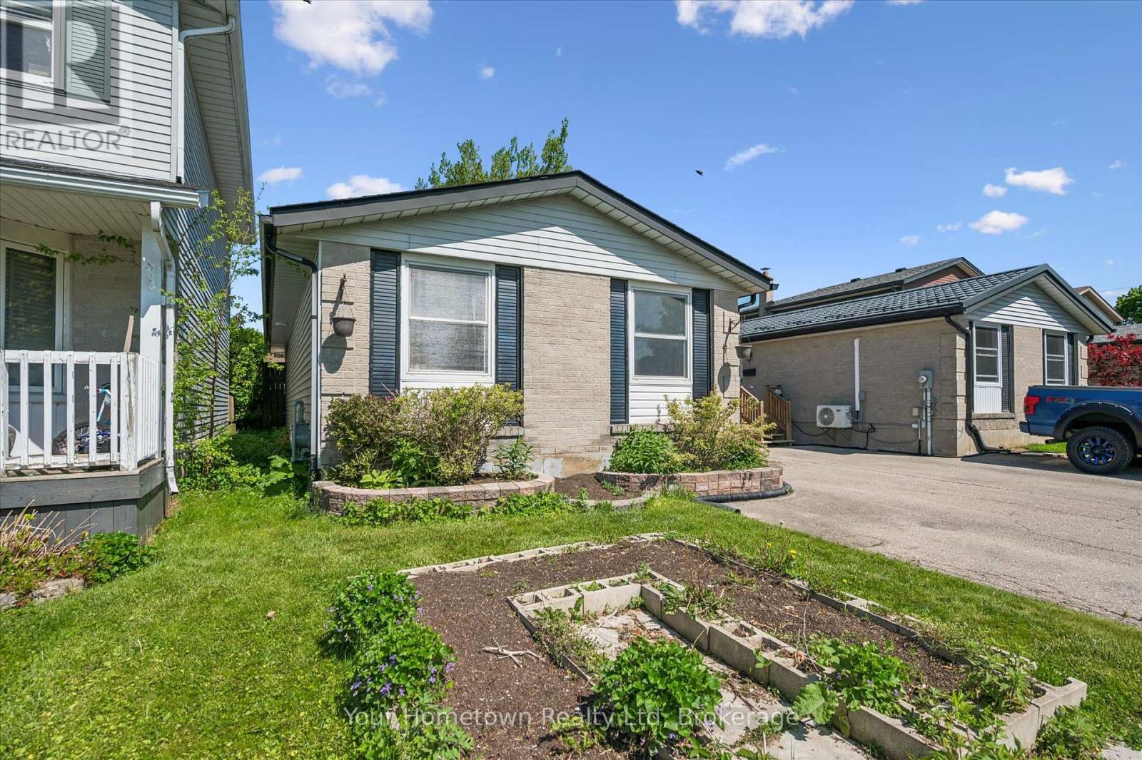 369 Strathallan Street, Centre Wellington, Ontario  N1M 3K8 - Photo 3 - X13231036