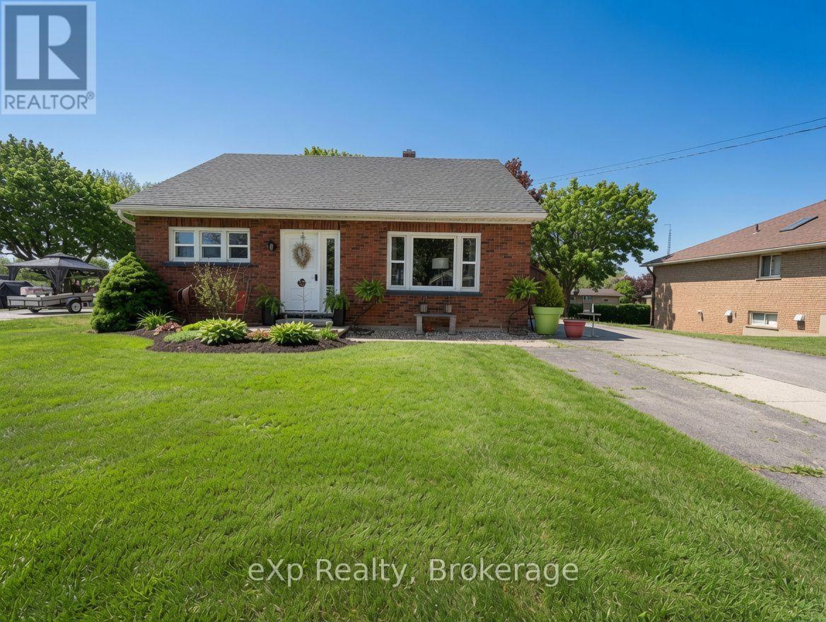 1043 9 Highway, South Bruce, Ontario  N0G 2J0 - Photo 2 - X13231142