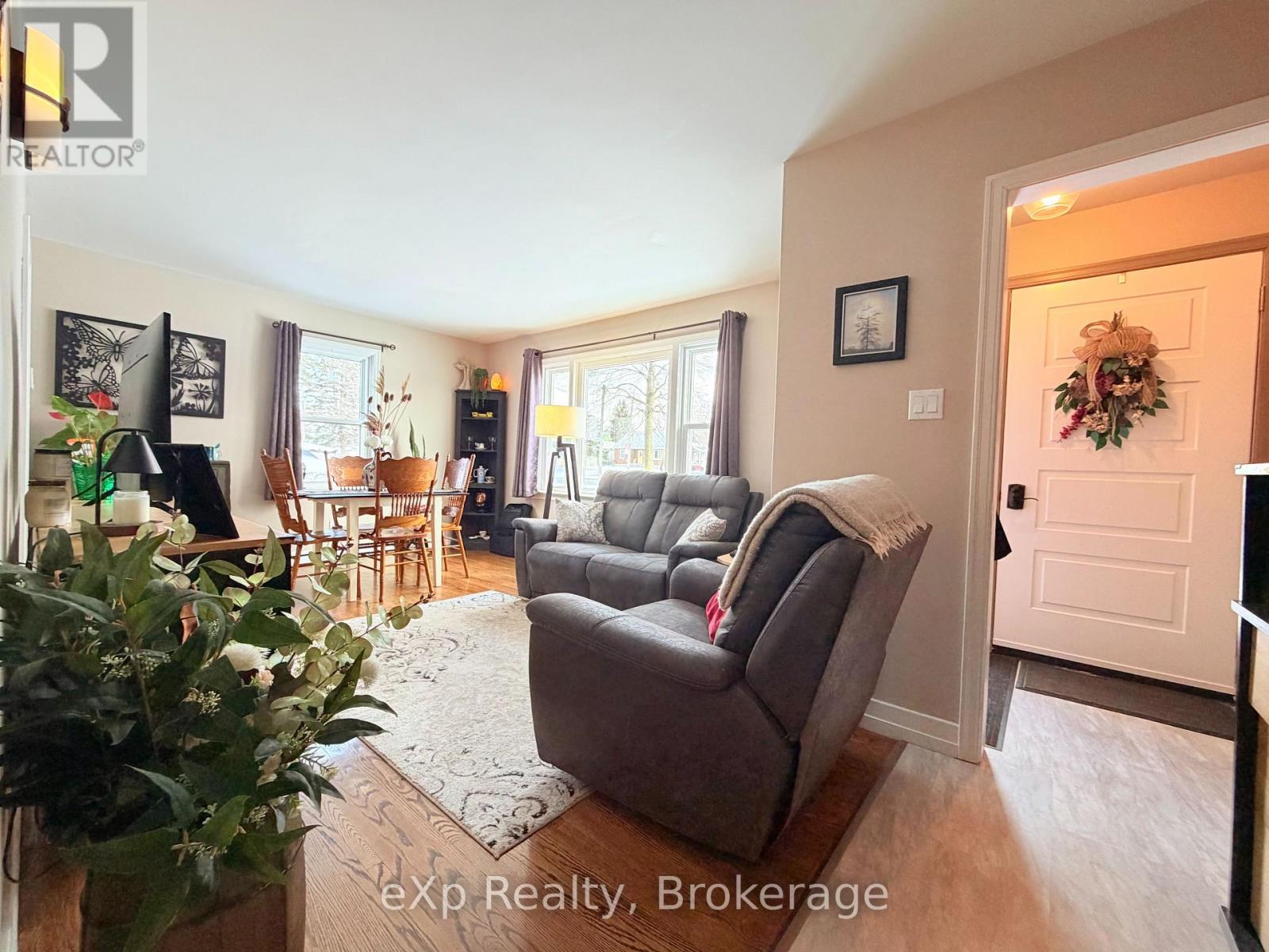 1043 9 Highway, South Bruce, Ontario  N0G 2J0 - Photo 4 - X13231142