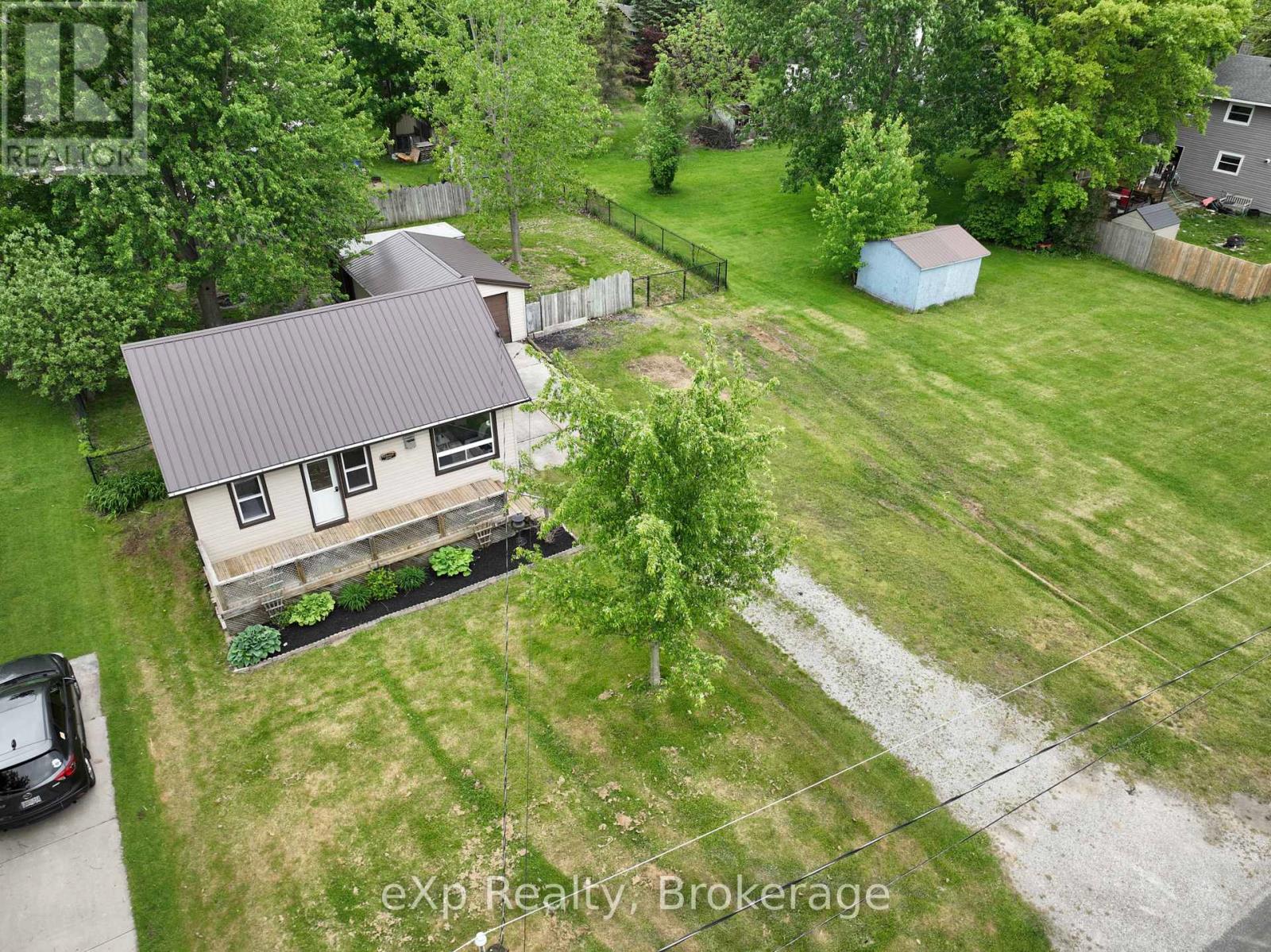 2608 Sheriff Street, Oil Springs, Ontario  N0N 1P0 - Photo 3 - X13231376