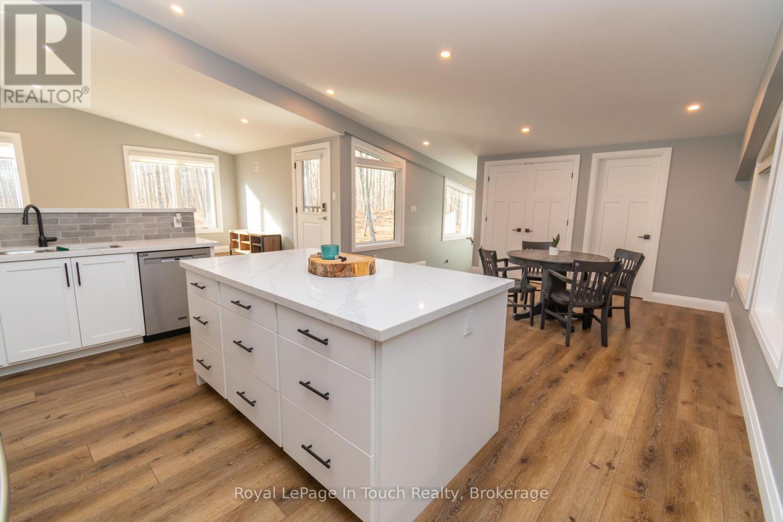 1388 Cedarpoint Road, Tiny, Ontario  L0L 2J0 - Photo 6 - S13231618