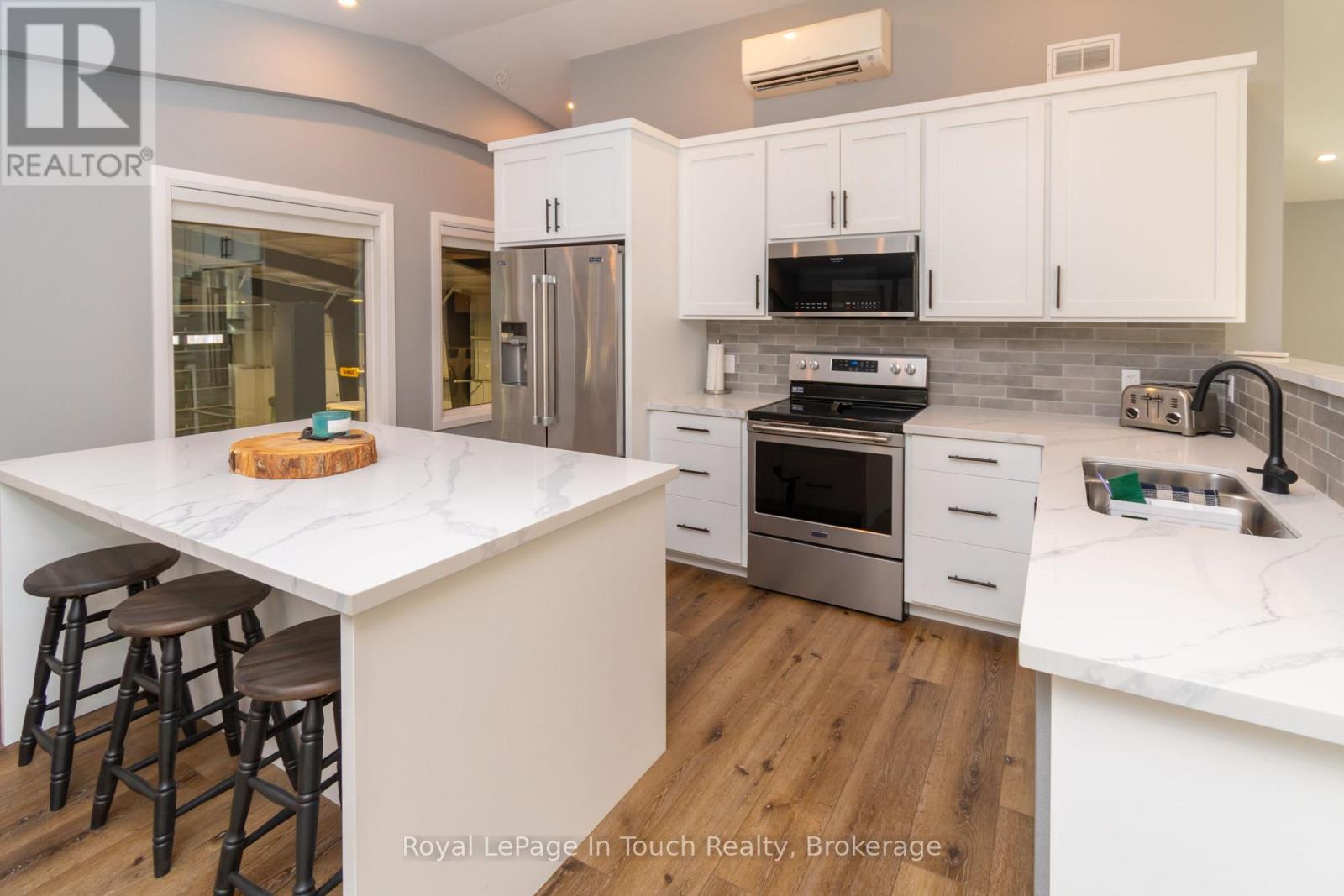 1388 Cedarpoint Road, Tiny, Ontario  L0L 2J0 - Photo 7 - S13231618