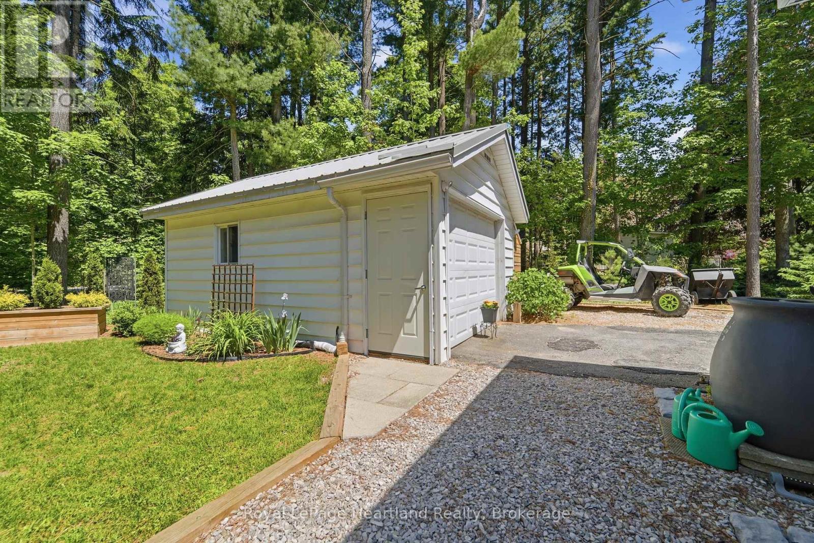 205 Chestnut Drive, Central Huron, Ontario  N0M 1G0 - Photo 28 - X13231776