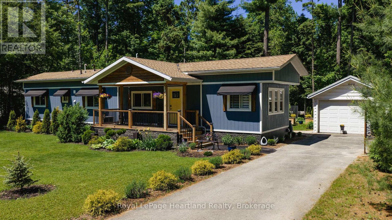 205 Chestnut Drive, Central Huron, Ontario  N0M 1G0 - Photo 34 - X13231776