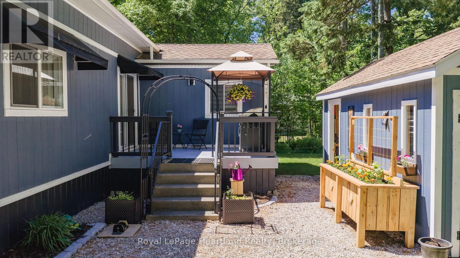 205 Chestnut Drive, Central Huron, Ontario  N0M 1G0 - Photo 35 - X13231776