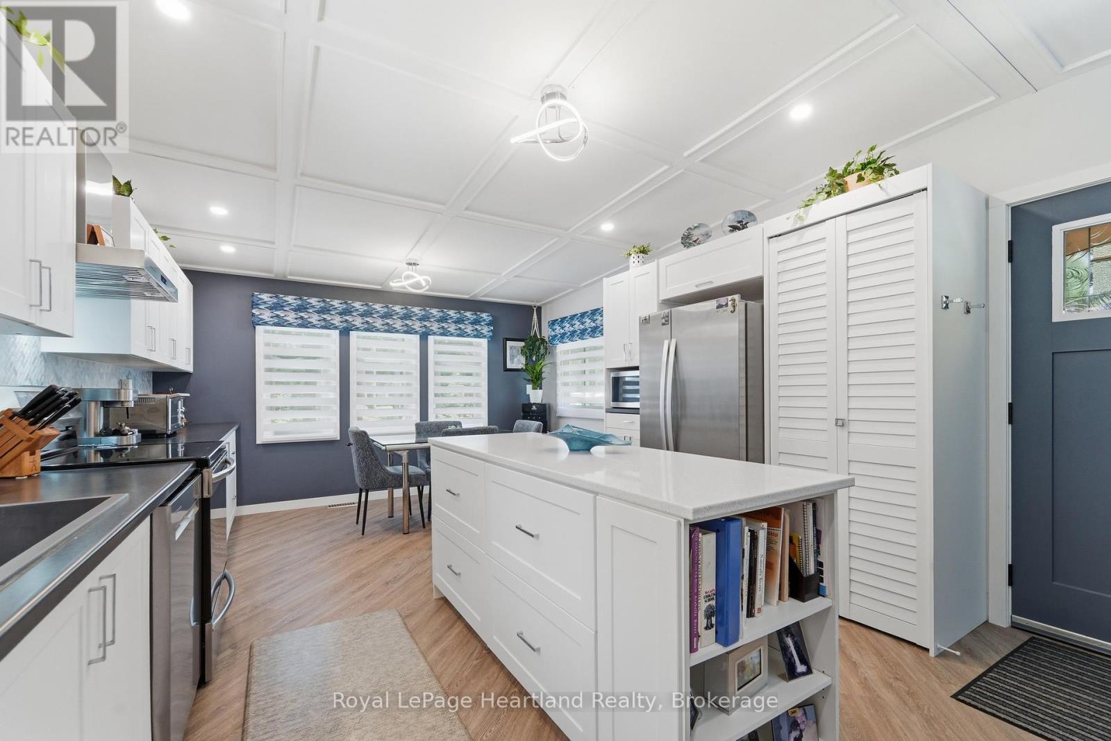 205 Chestnut Drive, Central Huron, Ontario  N0M 1G0 - Photo 4 - X13231776