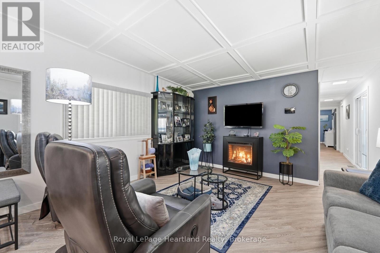 205 Chestnut Drive, Central Huron, Ontario  N0M 1G0 - Photo 8 - X13231776