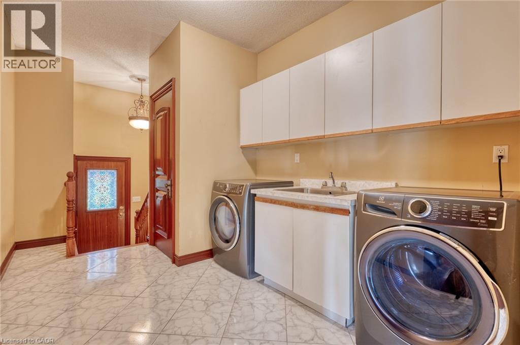 23 Susan Drive, Hamilton, Ontario  L9C 7R1 - Photo 17 - 40836194