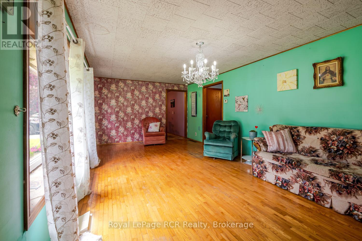 873 14th Street W, Georgian Bluffs, Ontario  N4K 6V5 - Photo 13 - X13232178