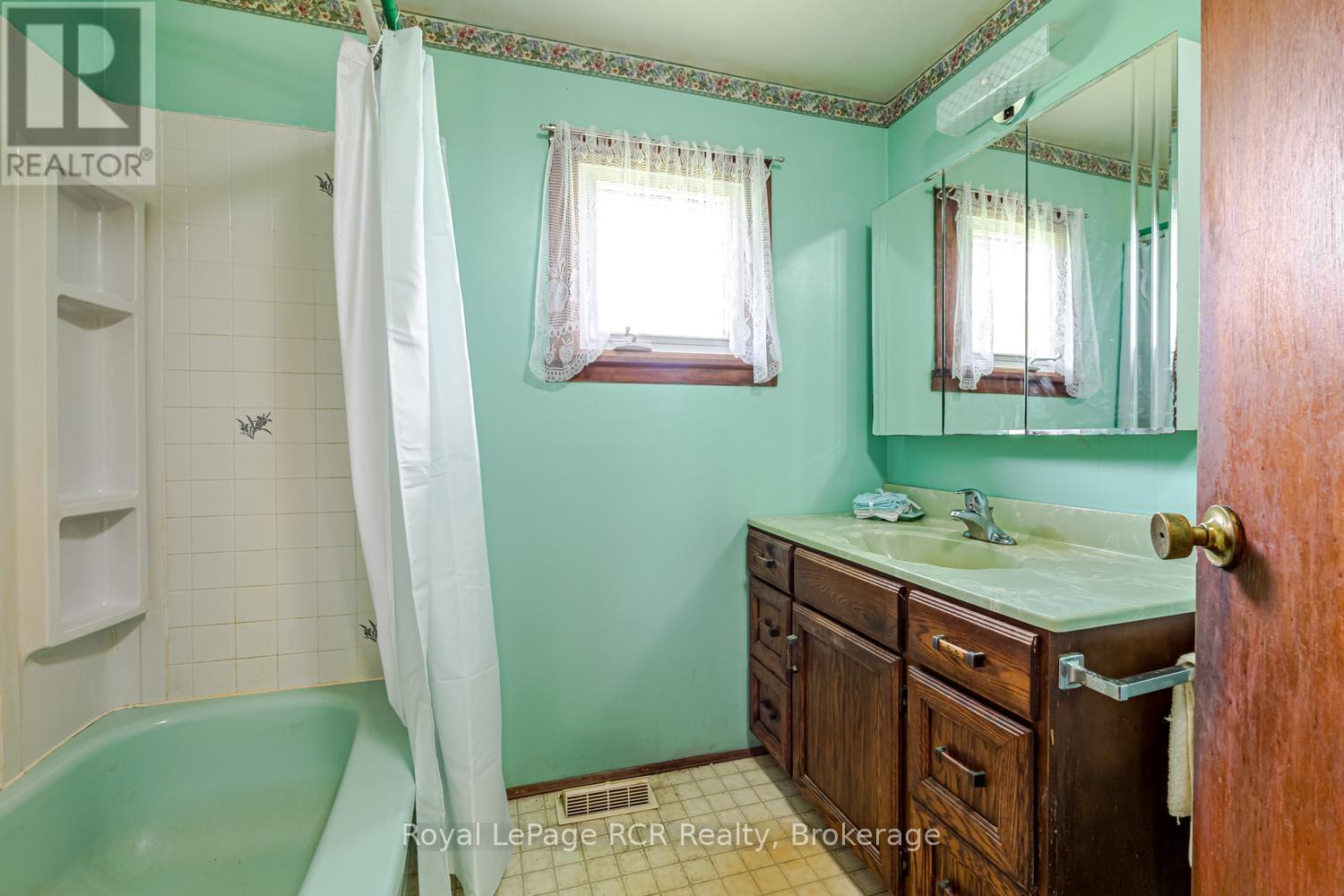 873 14th Street W, Georgian Bluffs, Ontario  N4K 6V5 - Photo 23 - X13232178