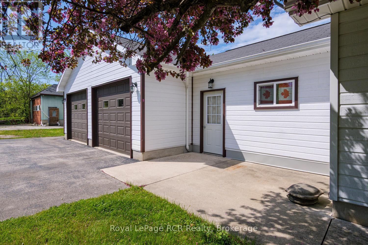 873 14th Street W, Georgian Bluffs, Ontario  N4K 6V5 - Photo 5 - X13232178