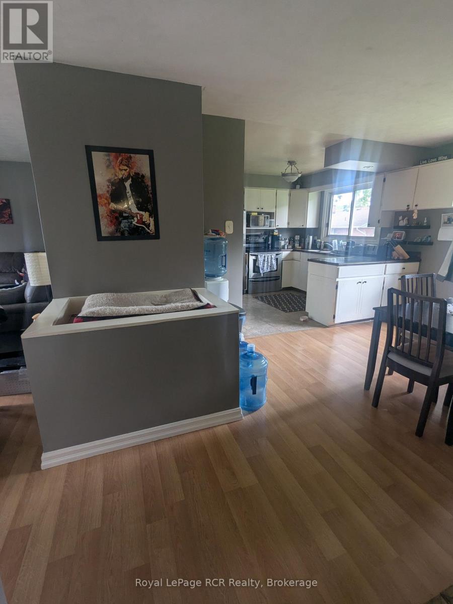 551 15th Avenue, Hanover, Ontario  N4N 3J2 - Photo 12 - X13232238