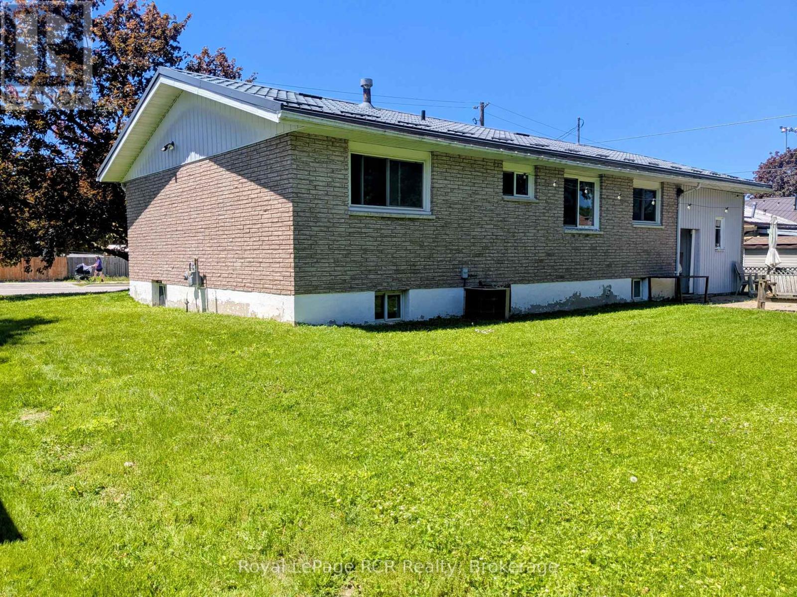 551 15th Avenue, Hanover, Ontario  N4N 3J2 - Photo 7 - X13232238