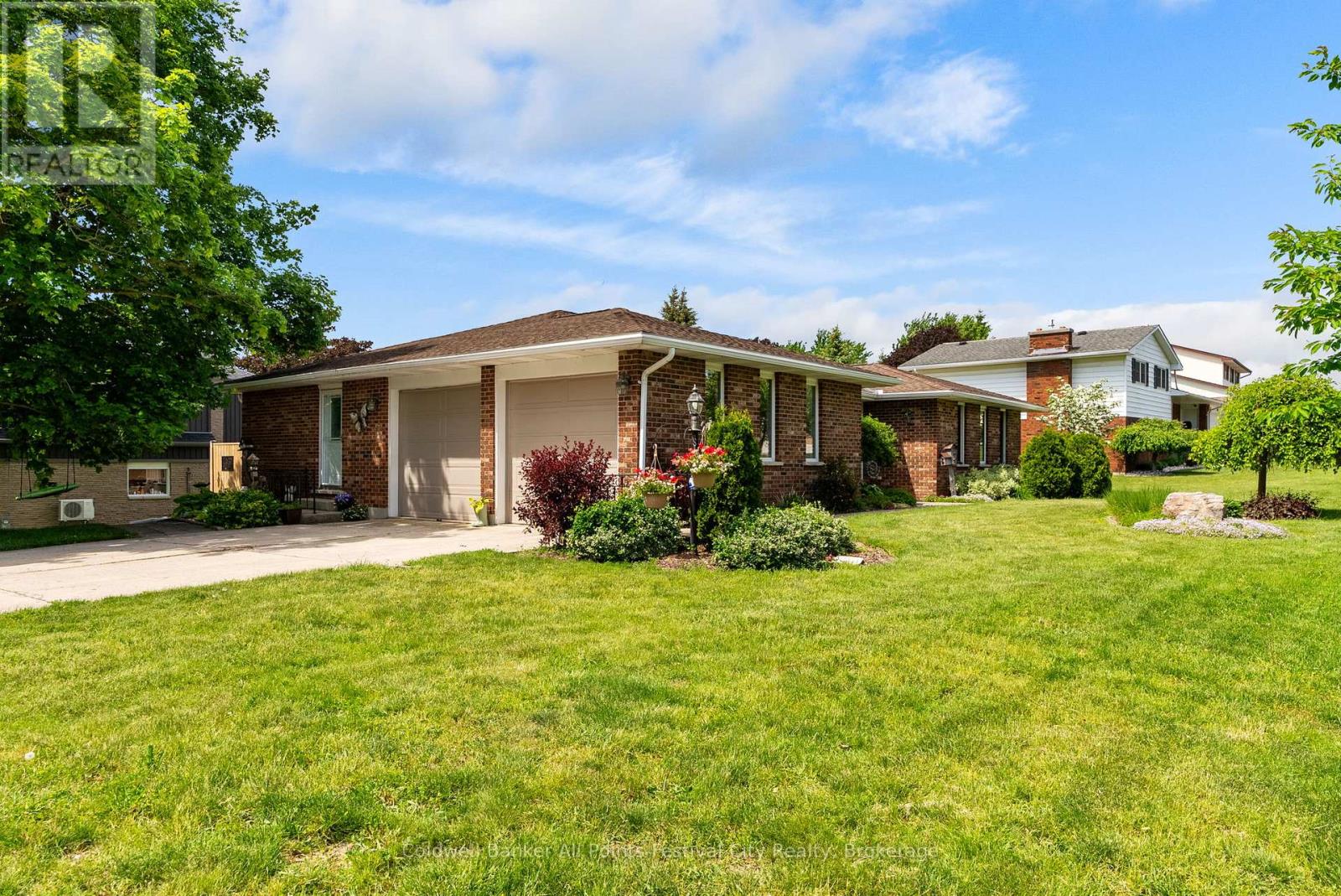 30 Mohawk Crescent, Central Huron, Ontario  N0M 1L0 - Photo 2 - X13232952