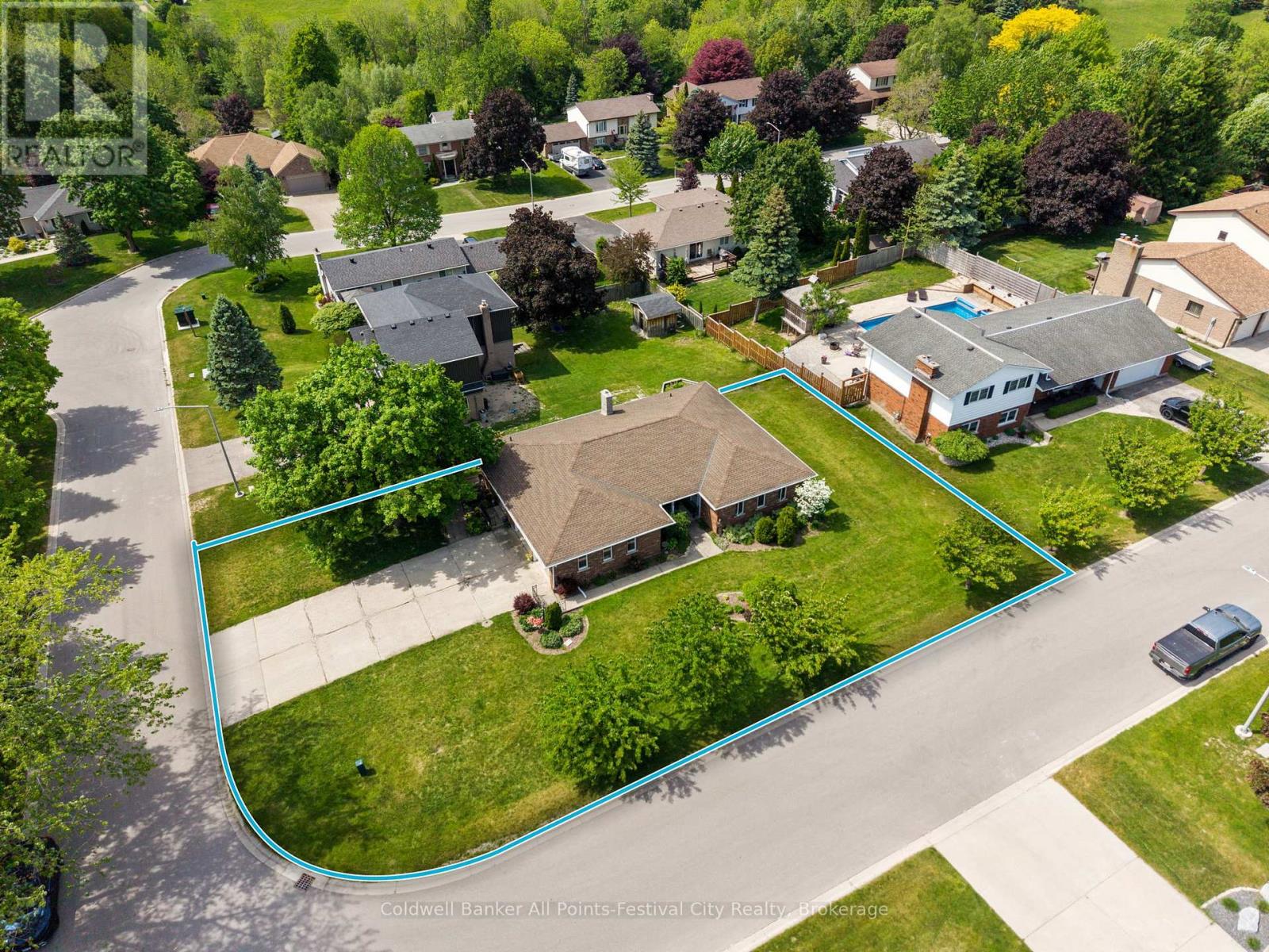 30 Mohawk Crescent, Central Huron, Ontario  N0M 1L0 - Photo 3 - X13232952