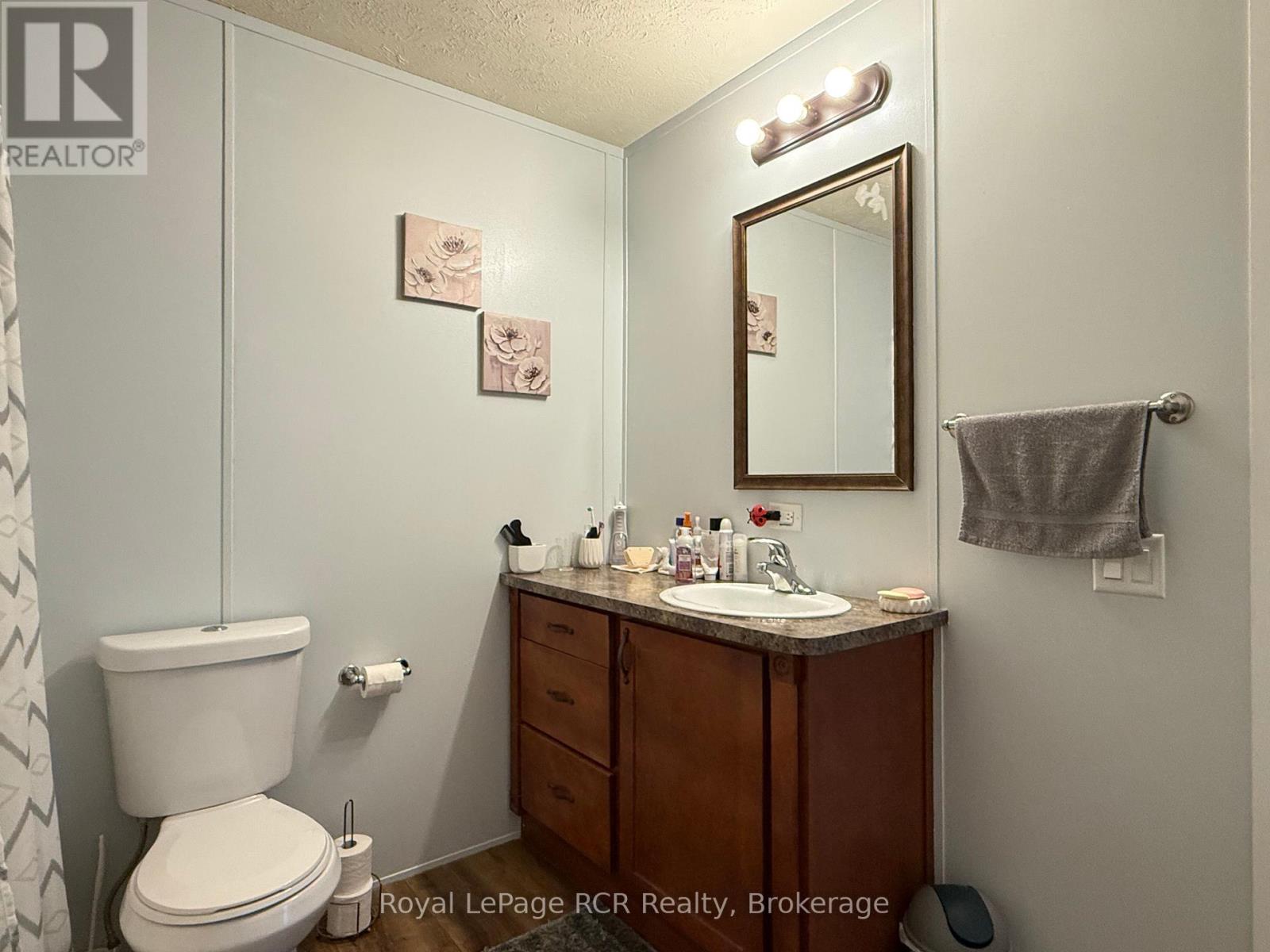120 Sussex Square, Georgian Bluffs, Ontario  N4K 5N5 - Photo 12 - X13233402