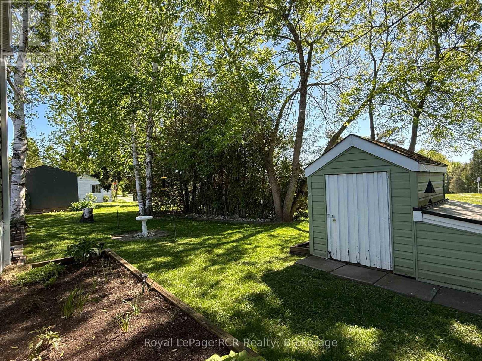 120 Sussex Square, Georgian Bluffs, Ontario  N4K 5N5 - Photo 21 - X13233402