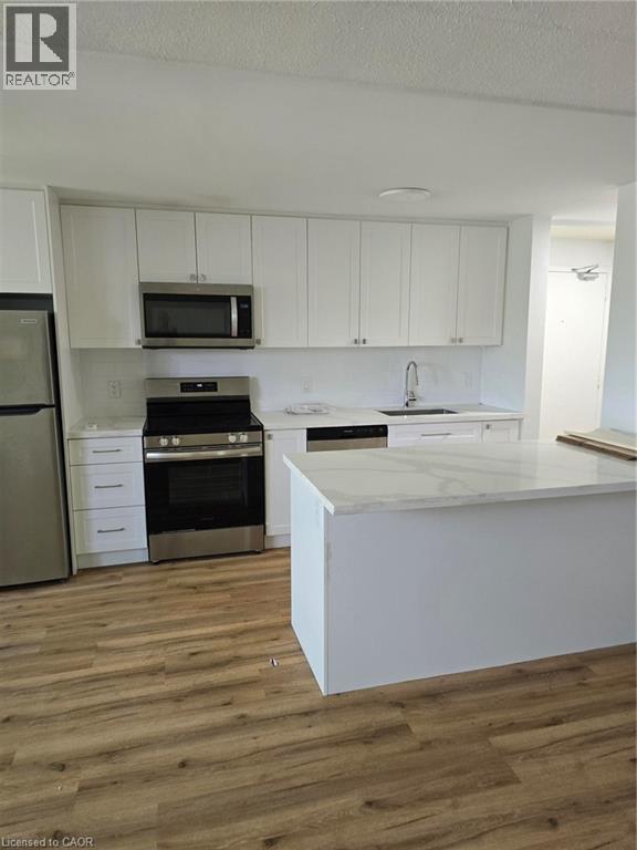14 Holland Street, St. Thomas, Ontario  N5R 4S2 - Photo 2 - 40836039