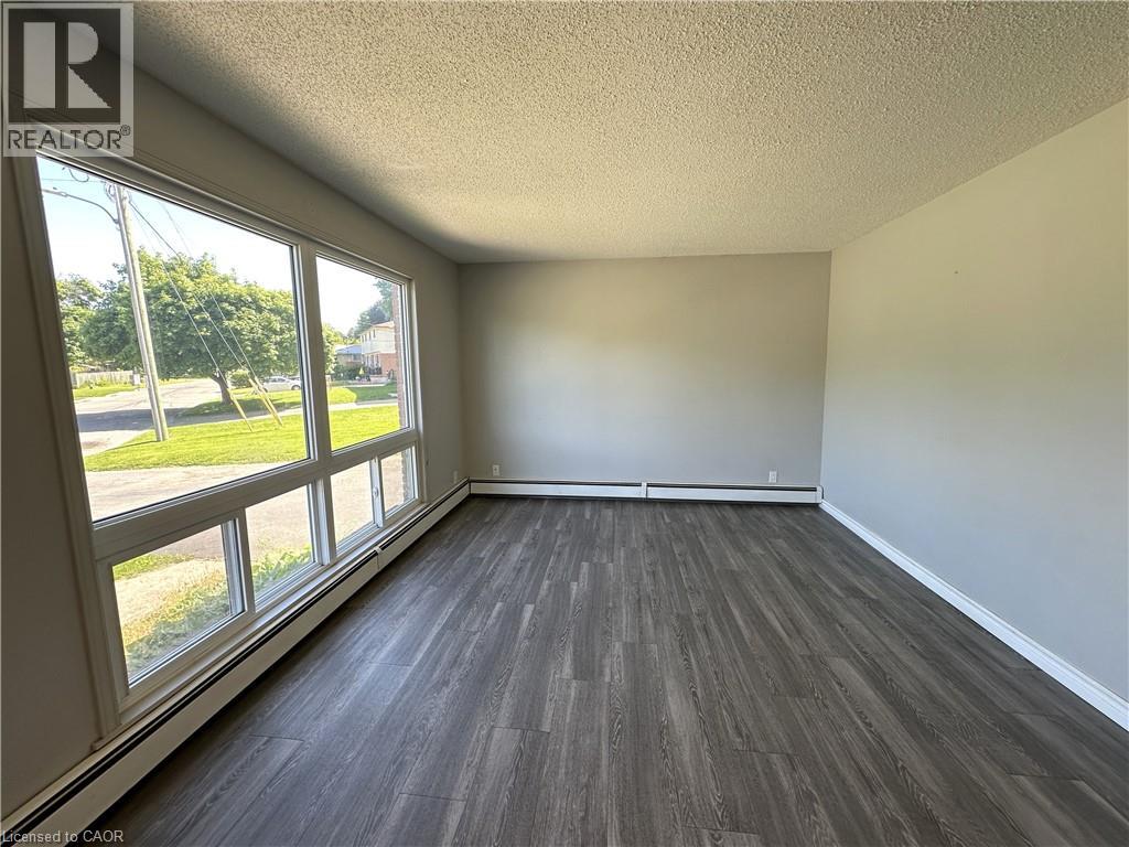 64-66 Oakwood Avenue, Simcoe, Ontario  N3Y 1H6 - Photo 8 - 40835944