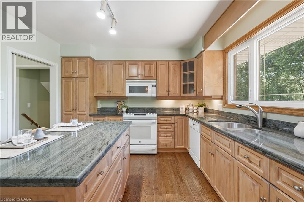7 Braemar Place, Hamilton, Ontario  L9C 1C9 - Photo 11 - 40836283