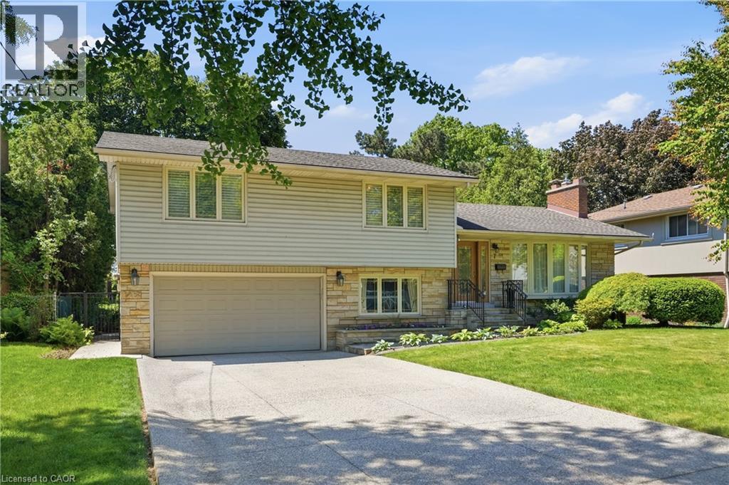 7 Braemar Place, Hamilton, Ontario  L9C 1C9 - Photo 2 - 40836283