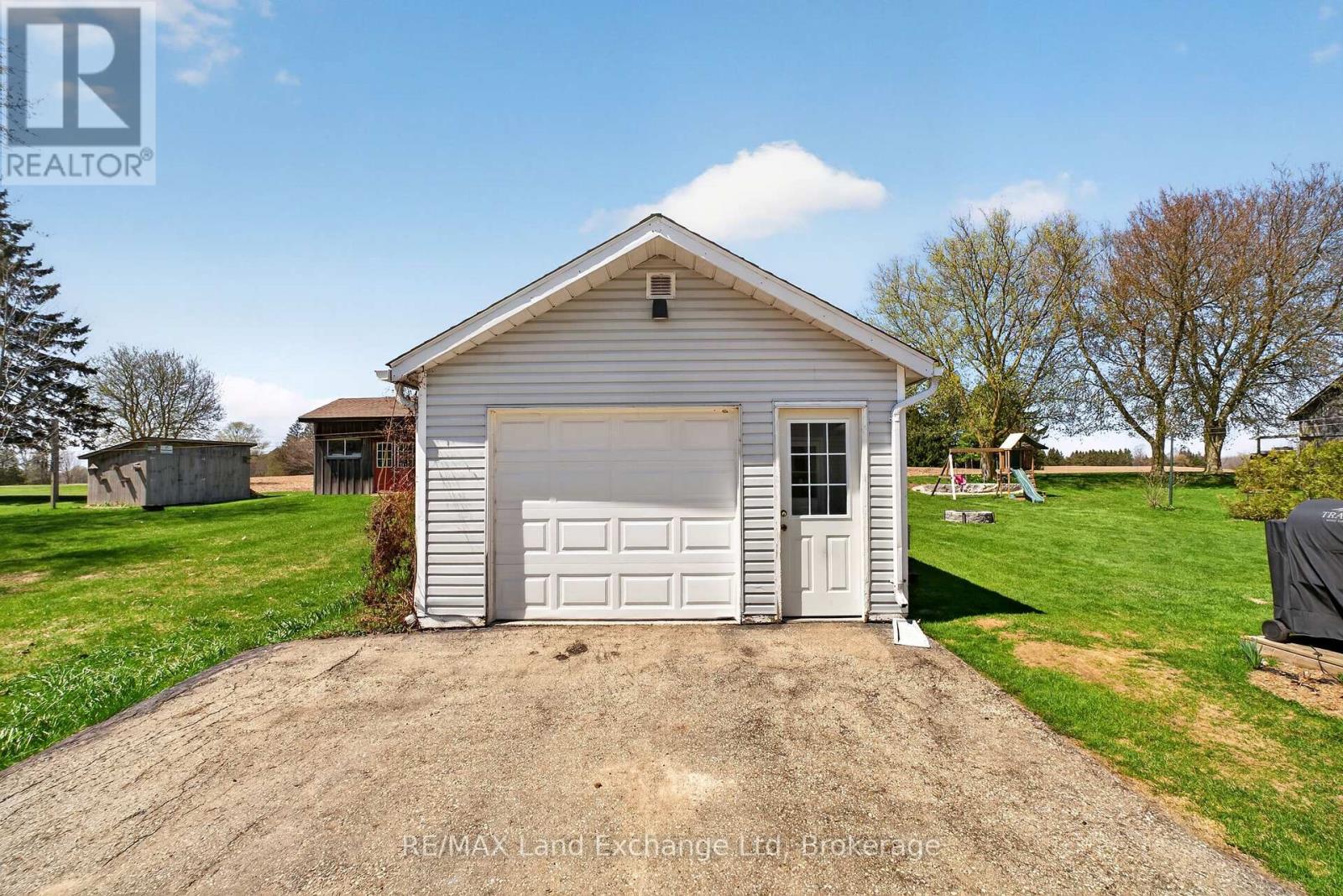 15 Whitechurch Street, Huron-Kinloss, Ontario  N0G 2W0 - Photo 43 - X13234276